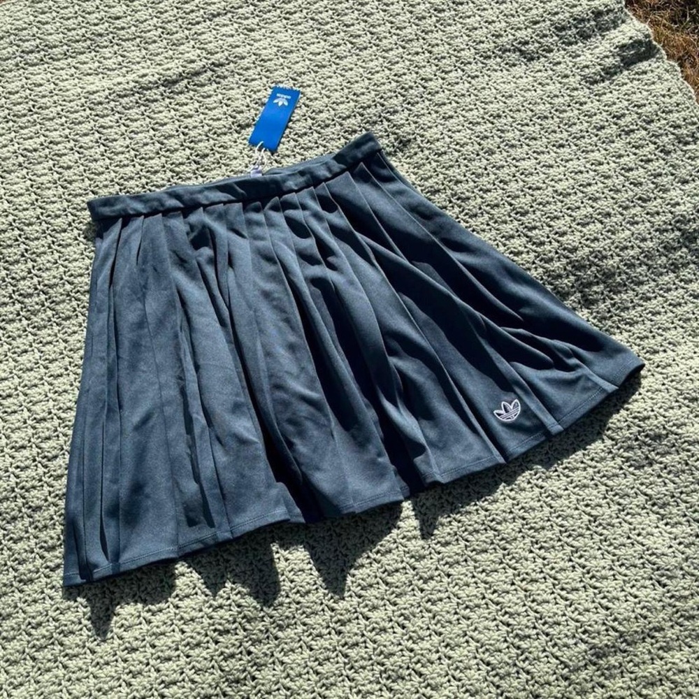 Adidas legacy blue pleated skirt with a touch of sports style NWT SOLD OUT M